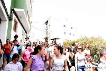 La X edición de la Traída Infantil del Agua, un éxito (Foto Antonio Alí)